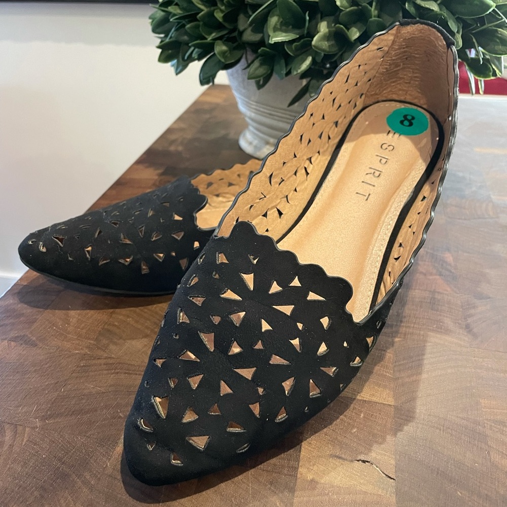 Esprit like new flats